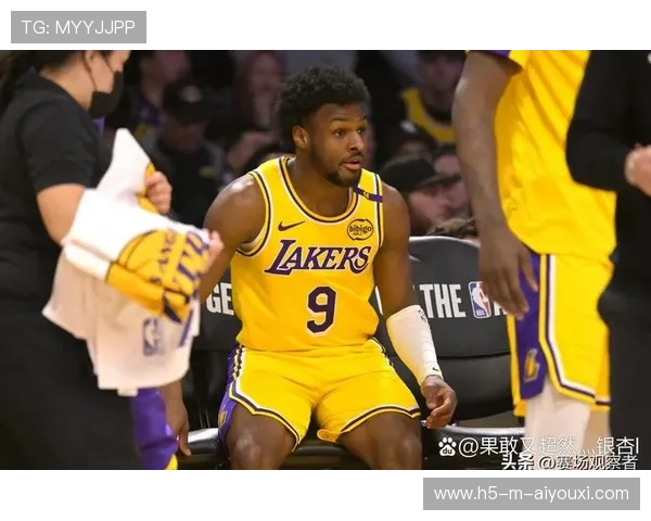 NBA湖人阶段性疯狂得分潮席卷全场:从看球到体验的情感共振 NBA湖人阶段性疯狂得分潮席卷全场:从看球到体验的情感共振